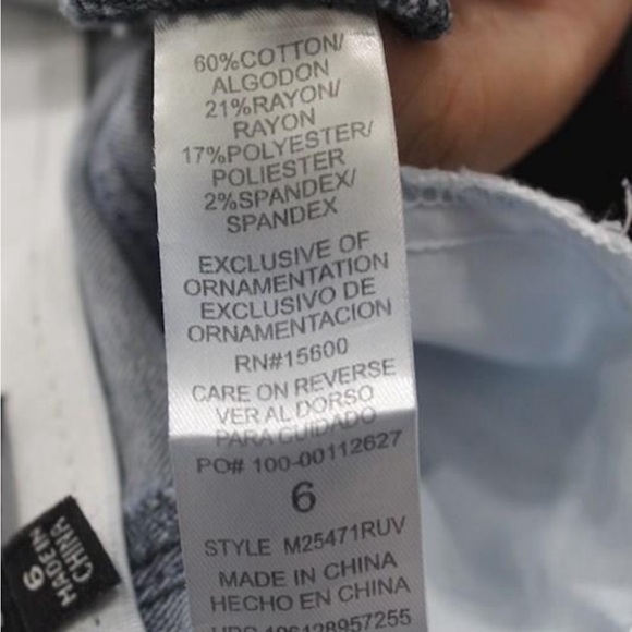 NWT Mac & Me Women's Indigo WashBootcut Jean SZ 6 Flared And Distressed - Picture 2 of 4